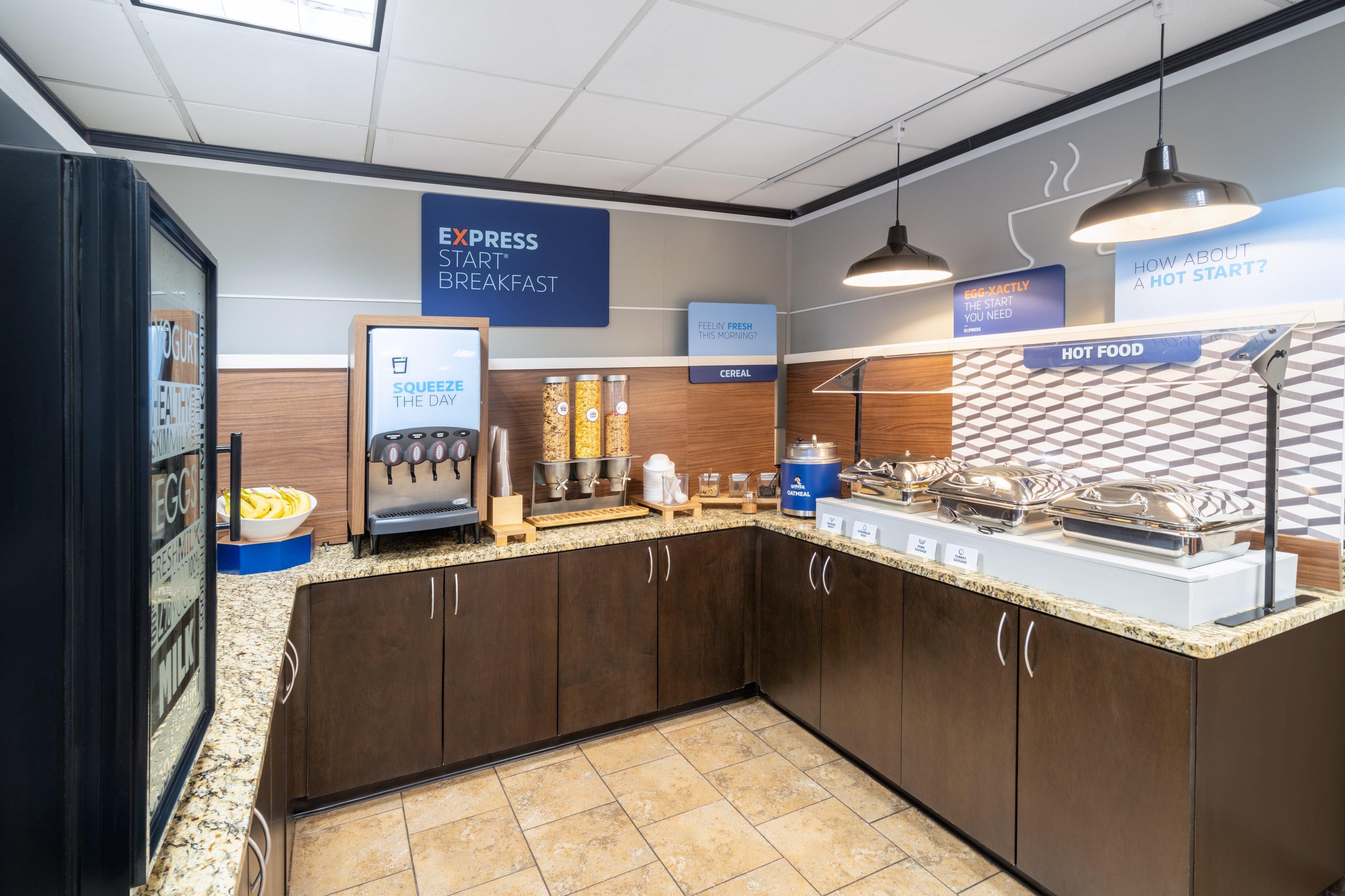 Holiday Inn Express Forsyth By Ihg Extérieur photo