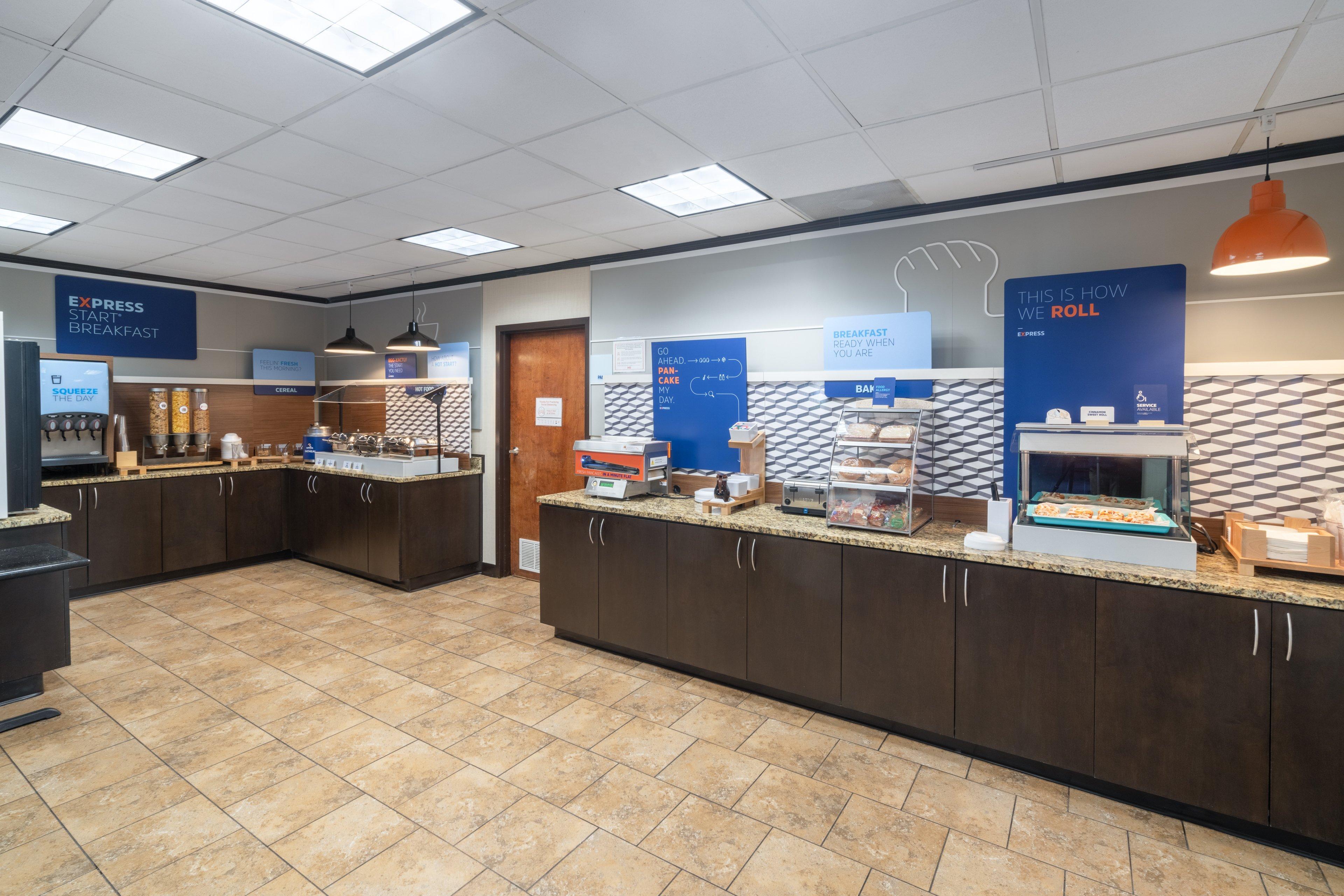 Holiday Inn Express Forsyth By Ihg Extérieur photo